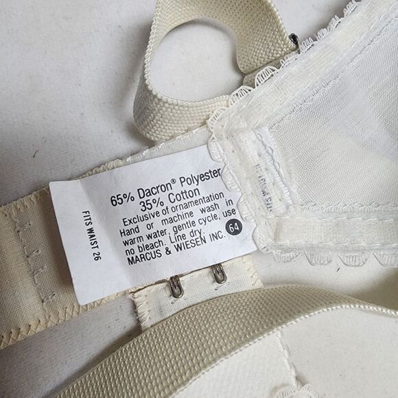 Vintage Marcus & Wiesen Cream Floral Embroidered Garter Belt (Waist 26) - Picture 4 of 4